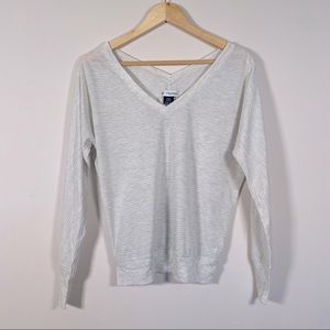 AEO Women’s cream thin silver stripes v-neck lightweight long sleeve tops XS